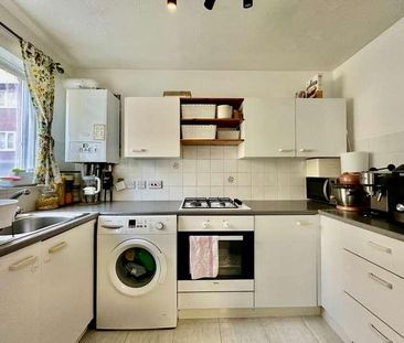 Greenway Close, London, N11 - Photo 2