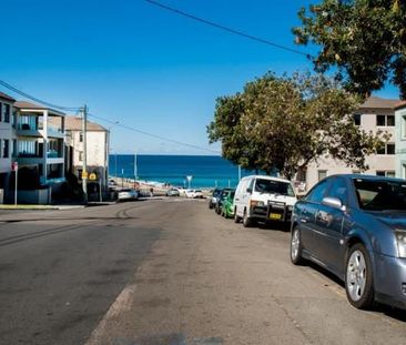 GROUND FLOOR 2 BEDROOM BEACHSIDE ABODE - Photo 4