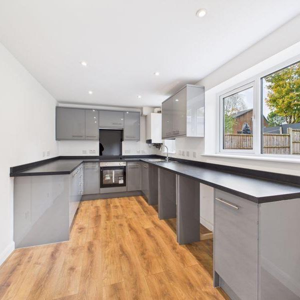 4 bedroom semi-detached house to rent - Photo 1