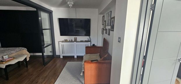 3 bedroom bungalow to rent - Photo 1