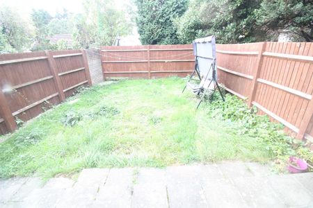 Bridge Road, Hounslow - Photo 3