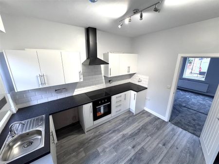 2 bedroom terraced house to rent - Photo 4