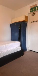1 bedroom Flat To Let - Photo 4