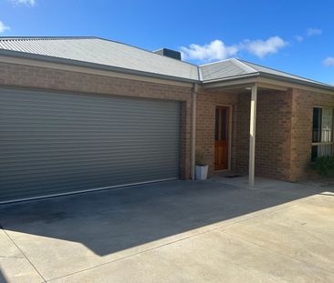 Neat home in private setting - Photo 6