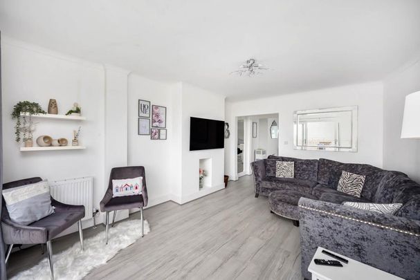 5 bedroom semi-detached house to rent - Photo 1