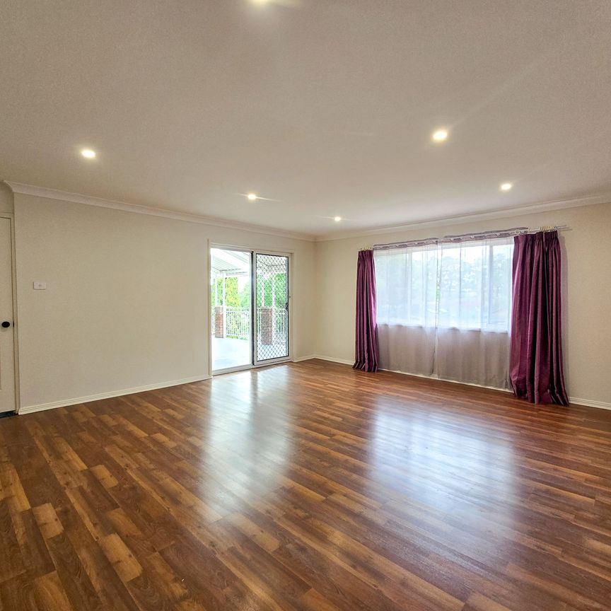 Freshly Renovated Family Home in a Quiet Cul-De-Sac - Photo 1