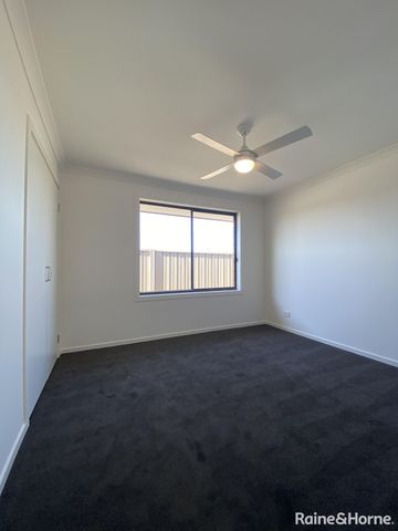 4 Bedroom Home Family Home - Photo 3