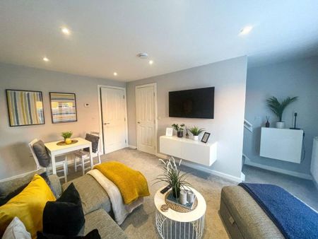 2 bedroom semi-detached house to rent - Photo 3