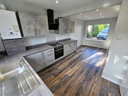 3 bedroom semi-detached house to rent - Photo 3