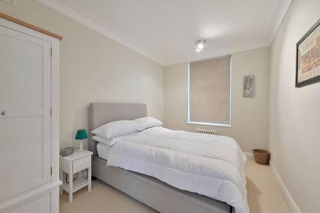 3 bedroom flat to rent - Photo 3