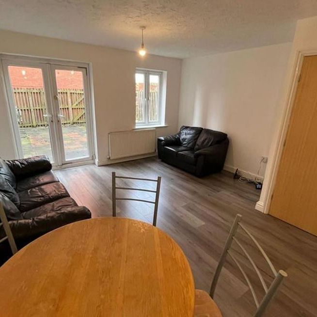 4 bedroom house share to rent - Photo 1