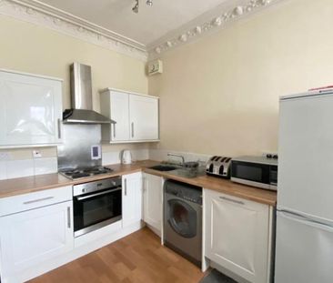 3 bedroom flat to rent - Photo 1