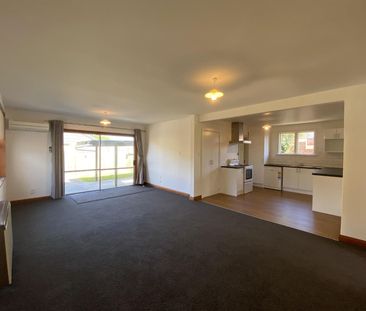 Six bedroom student home for 2026-2027 student year! - Photo 5