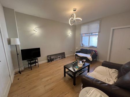 1 bedroom house of multiple occupation to rent - Photo 3