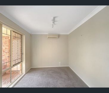 19/15 Abel Smith Crescent, Mount Ommaney, Qld 4074 - Photo 3