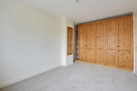 3 bedroom end of terrace house to rent - Photo 4