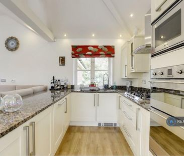 2 bedroom maisonette to rent - Photo 5