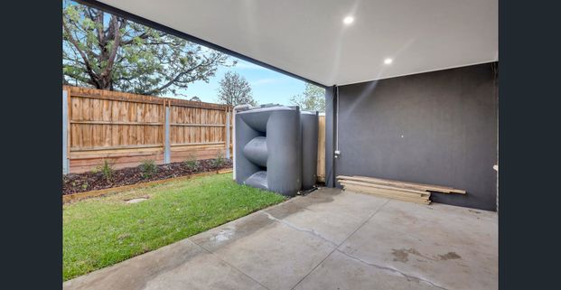 Brand new 4-bedroom home with premium finishes! - Photo 1