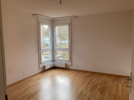 Tolle 4.5-Zimmerwohng im Hochparterre für Familien mit Spielplatz - Photo 3