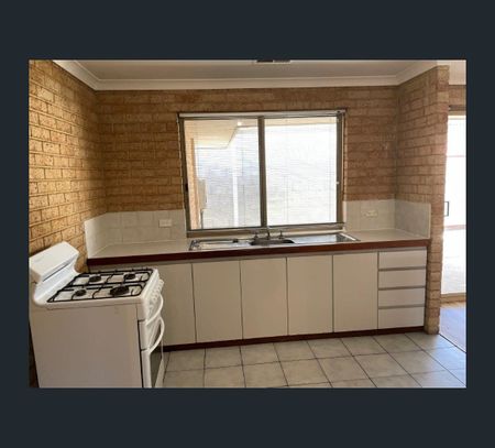 1/106 Strickland Street, Bunbury, WA 6230 - Photo 2