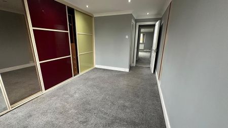 6 bedroom semi-detached house to rent - Photo 5