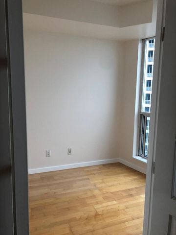 For Lease - 218 Queens Quay N/A Unit# 1204, Toronto, Ontario - Photo 4