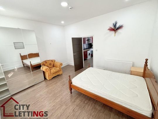1 bedroom ground floor flat to rent - Photo 1