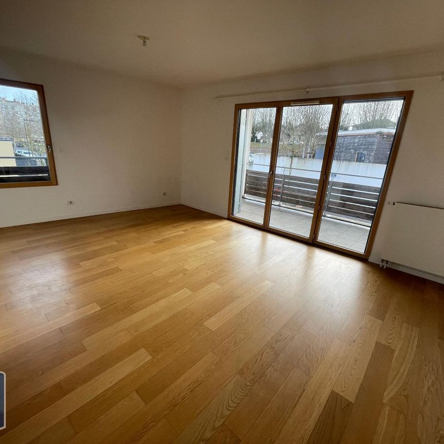 Location Appartement 4 pièces 103m² SOYAUX 16800 - Photo 1