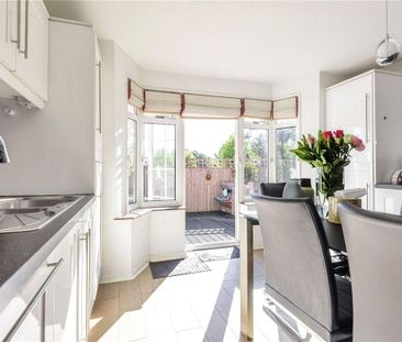2 bedroom maisonette to rent - Photo 1