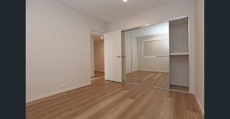 SUPERBLY PRESENTED MODERN APARTMENT WITH RESORT STYLE FACILITIES - Photo 3