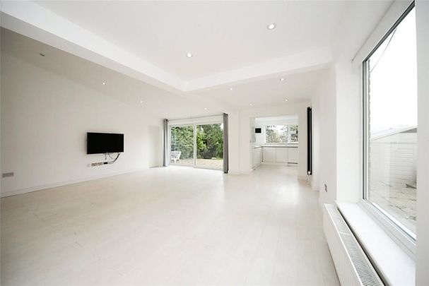 4 bedroom bungalow to rent - Photo 1