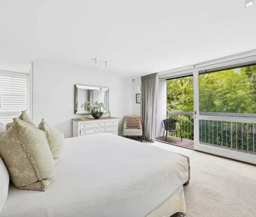 Private oasis in the heart of Double Bay w/ Swimming Pool - FULLY F... - Photo 1