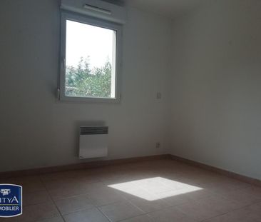 Location Appartement 2 pièces 47m² ST GILLES 30800 - Photo 2