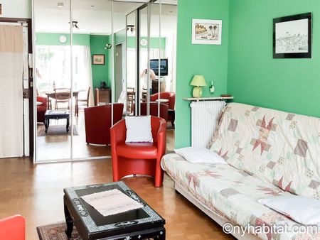 Logement à Paris, Location meublée - Photo 2