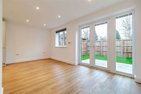 Semi-detached energy efficient home with driveway - Photo 3