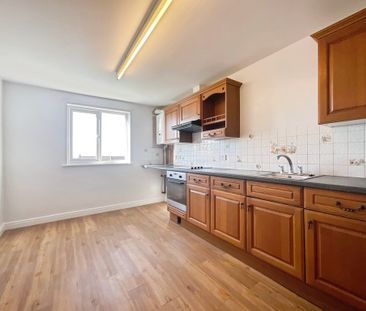 2 bedroom Apartment to let - Photo 6