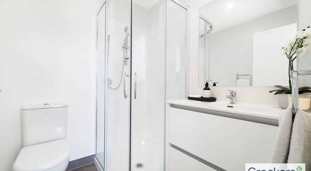 2 bed & 2 lounge - Photo 3