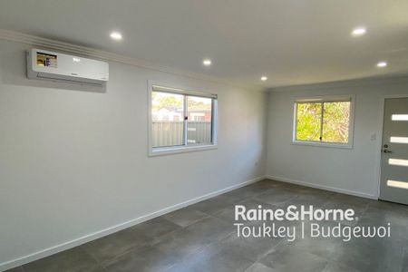 Modern & Private Granny Flat! - Photo 3