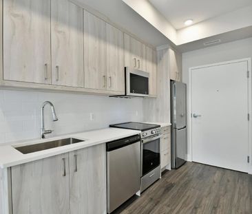 16 Champagne Avenue South - 203 - Photo 3