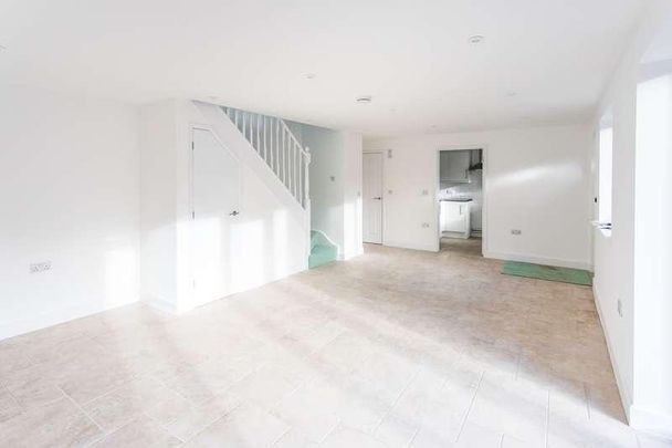 Gazeley Road, Kentford, CB8 - Photo 1