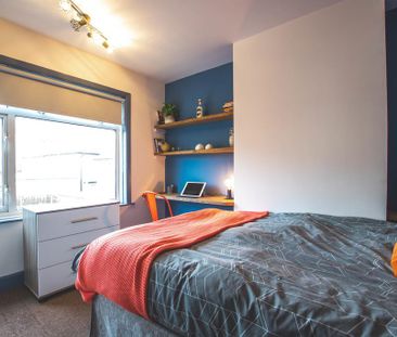 4 bedroom semi-detached house to rent - Photo 5