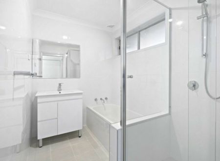 4 Bedroom Family Home With Swimming Pool - Photo 4