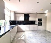 3 bed Flat for Rent - Photo 6