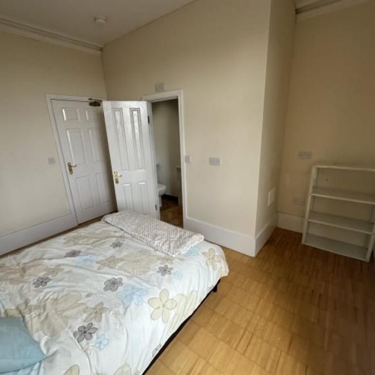 6 bedroom house share to rent - Photo 1