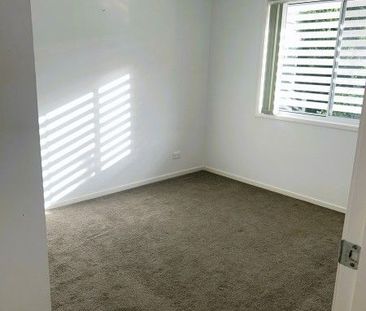 Townhouse - 3 bed, 2 bath, SLUG - Photo 2