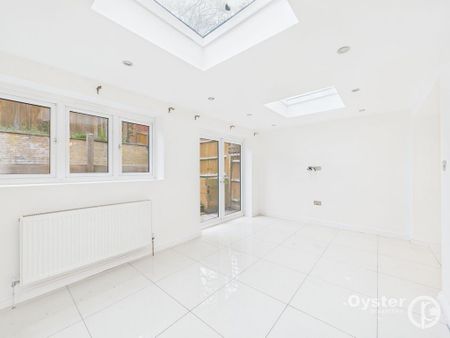 5 bedroom semi-detached house to rent - Photo 2