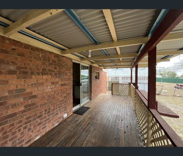 74 Bertha Street, Goodna, Qld 4300 - Photo 5