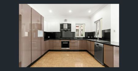 Modern, Low Maintenance Family Home in the Heart of Strathfield - Photo 5