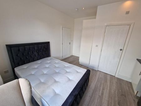 1 bedroom in a house share to rent - Photo 5