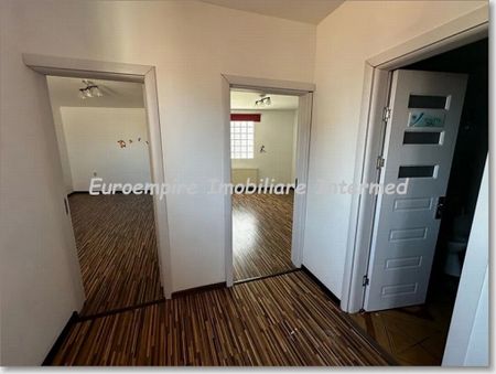 De inchiriat vila zona Casa de Cultura Constanta - Fotografie 4